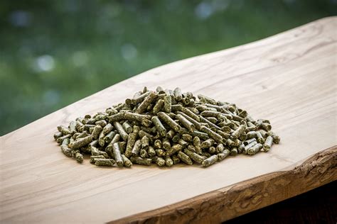 organic alfalfa pellets